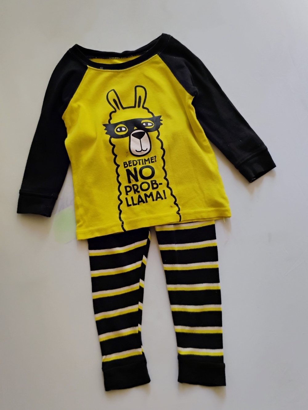 Source Unknown Yellow & Black "No Prob-llama" Kids Pajama Set